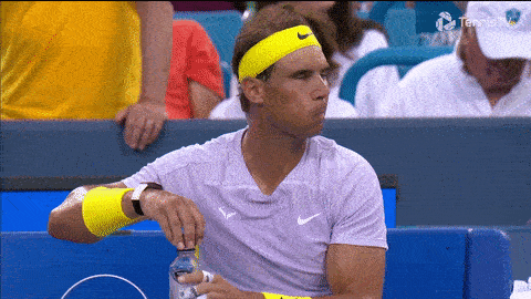 Rafa Nadal thumbs up